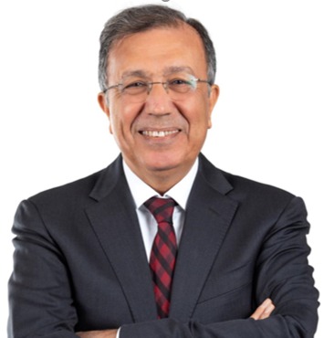 Профессор Окан Ахан