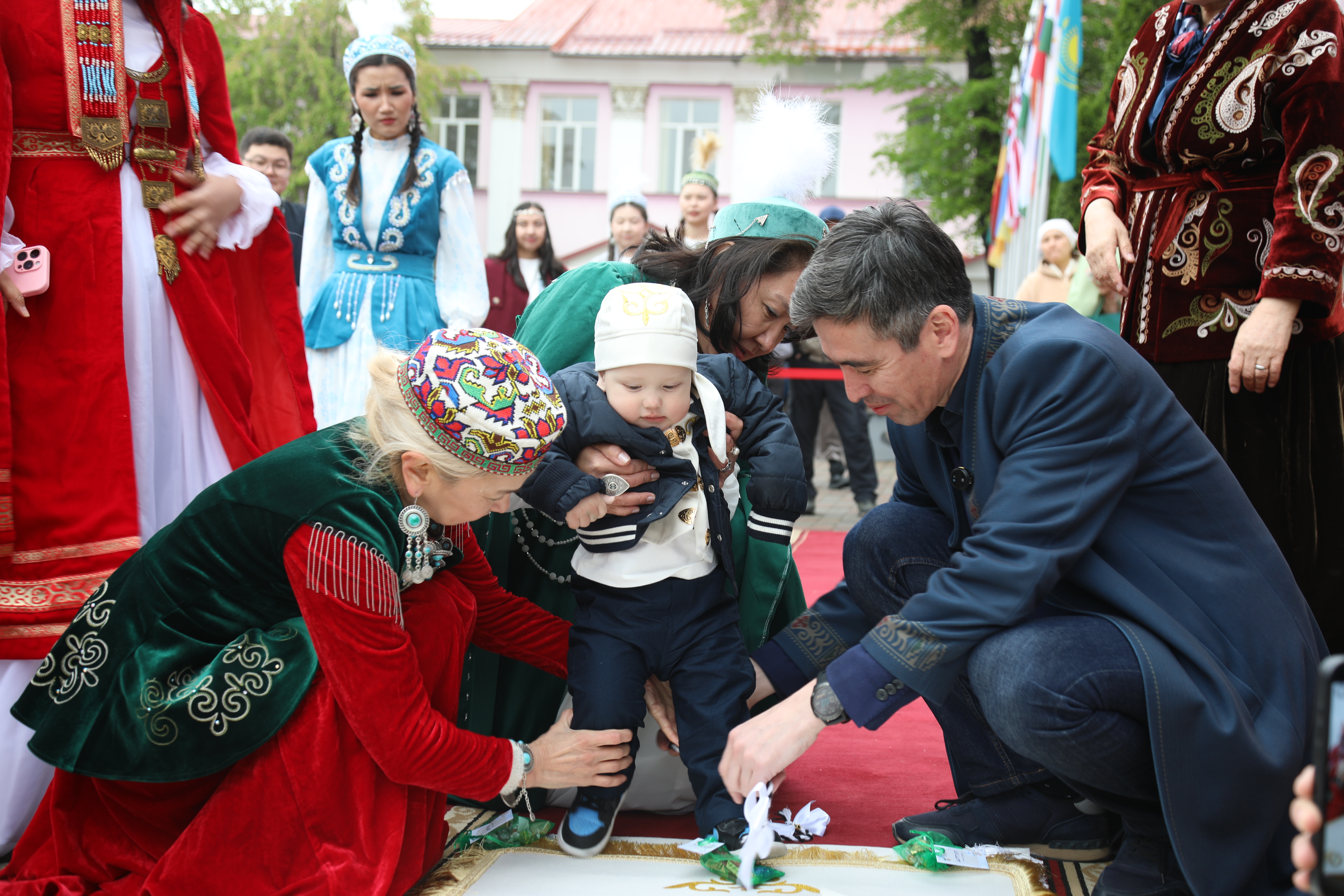 ҚазҰМУ-да Наурыз мерекесі ұлттық рух пен спорттық бәсекеге толы жарқын сәттермен есте қалды!
